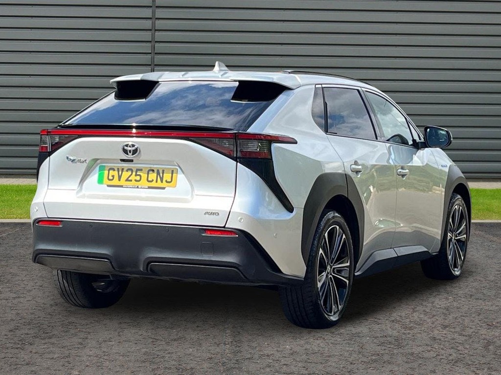 Toyota bZ4X 71.4Kwh Vision Suv Awd Silver #3