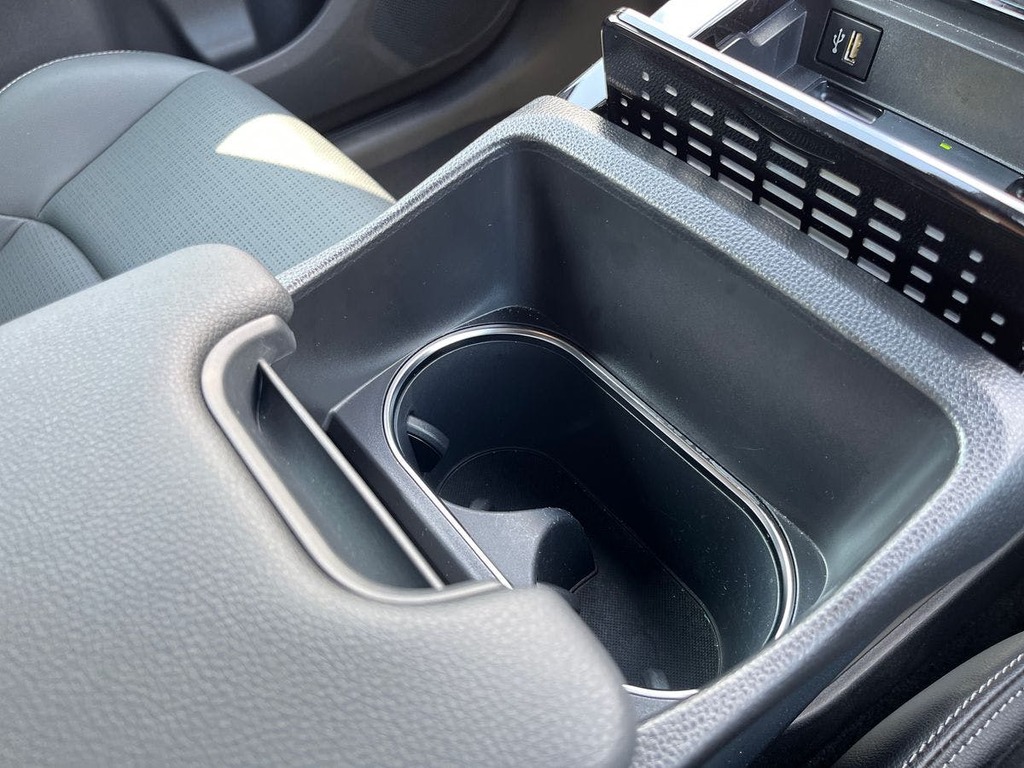 Toyota bZ4X Motion White #33
