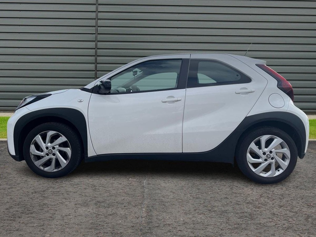 Toyota Aygo X 1.0 Vvt I Pure Hatchback White #6