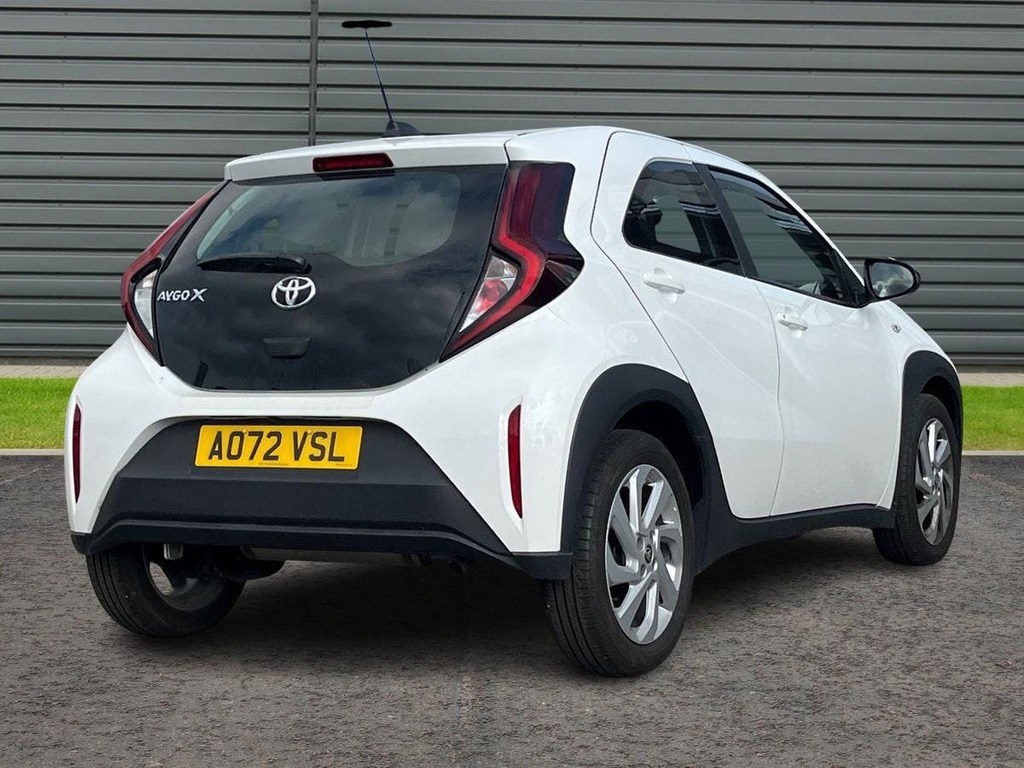Toyota Aygo X 1.0 Vvt I Pure Hatchback White #3