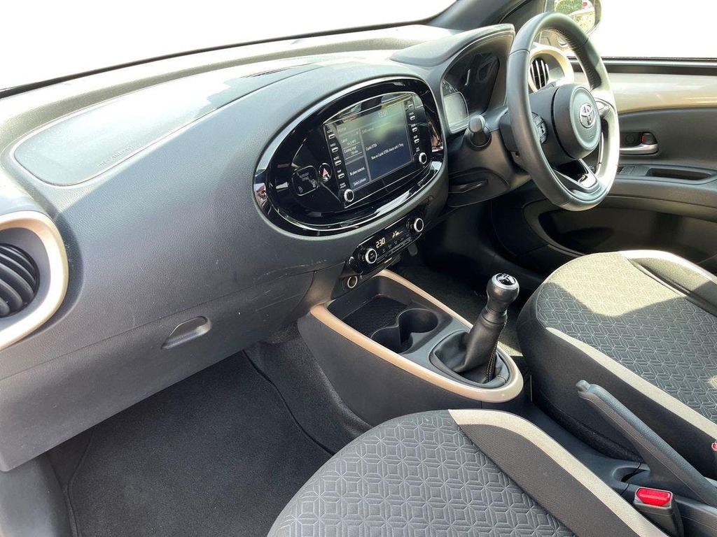 Toyota Aygo X Edge Beige #12