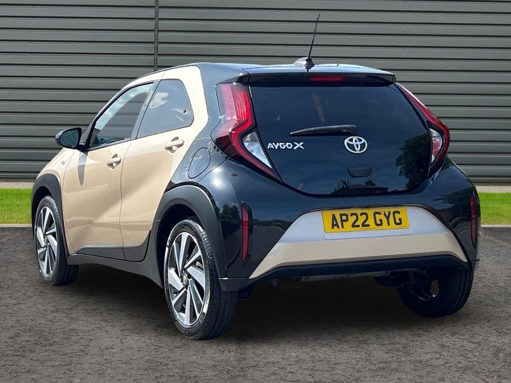 Toyota Aygo X 1.0 Vvt I Edge Hatchback Beige #5