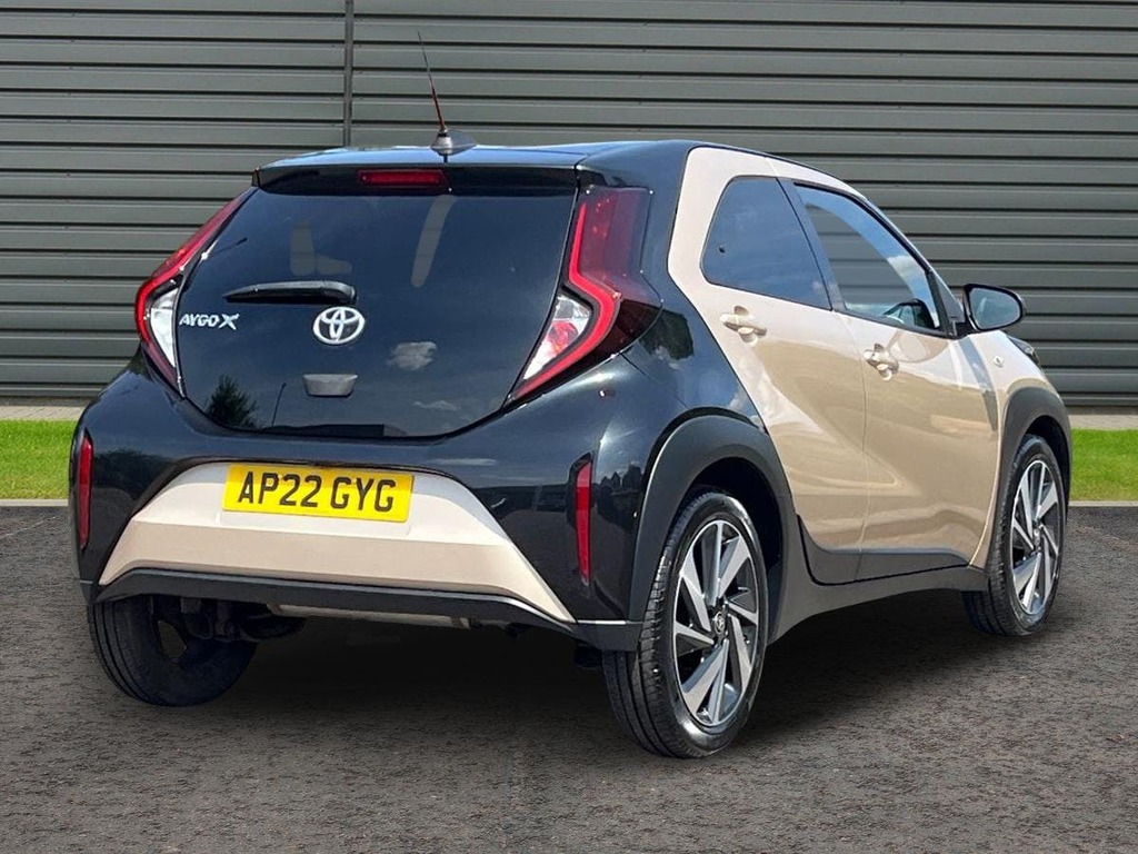 Toyota Aygo X 1.0 Vvt I Edge Hatchback Beige #3