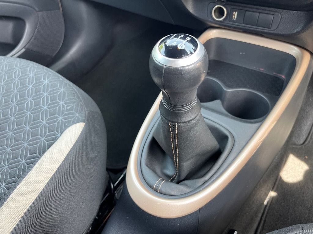 Toyota Aygo X Edge Beige #13