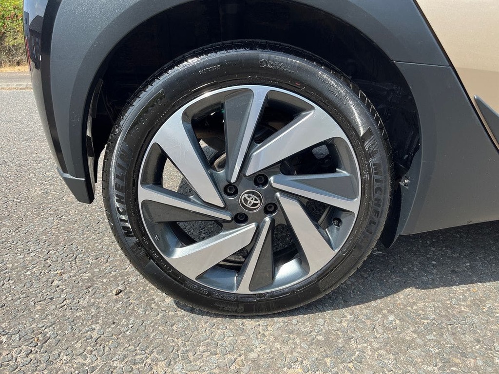 Toyota Aygo X Edge Beige #30
