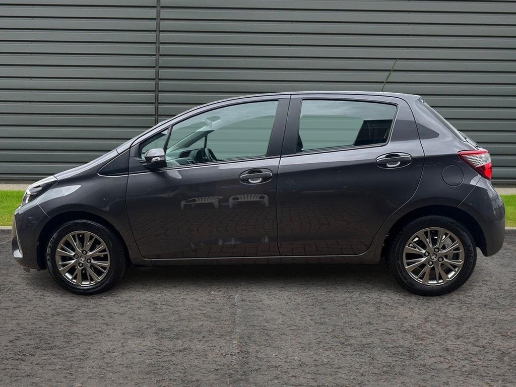 Toyota Yaris 1.5 Vvt I Icon Hatchback Cvt Grey #6