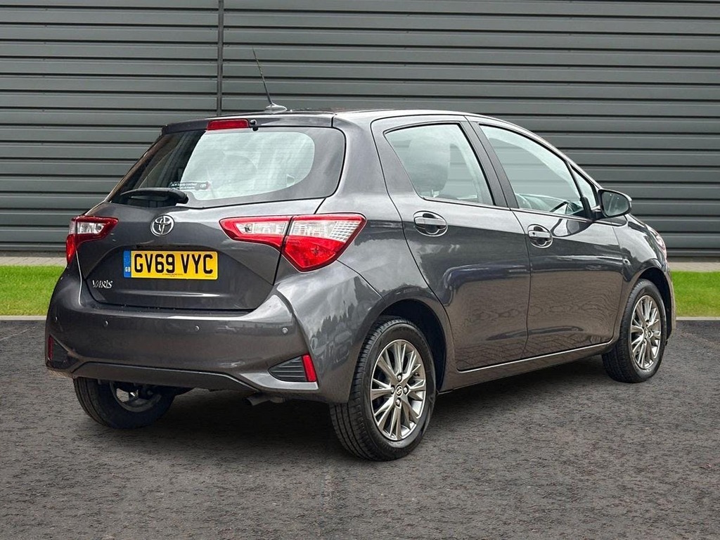 Toyota Yaris 1.5 Vvt I Icon Hatchback Cvt Grey #3