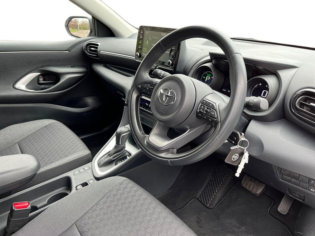 Toyota Yaris Hatchback Grey #9