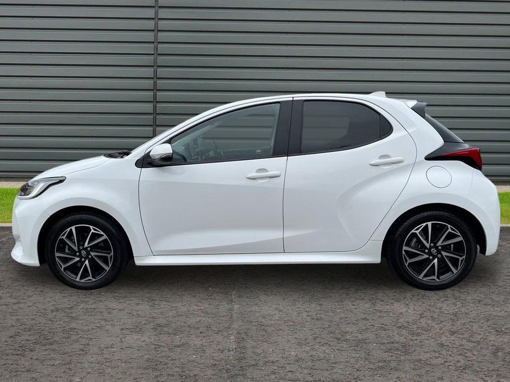 Toyota Yaris 1.5 Vvt-h Design Hatchback Hybrid E Cvt White #6