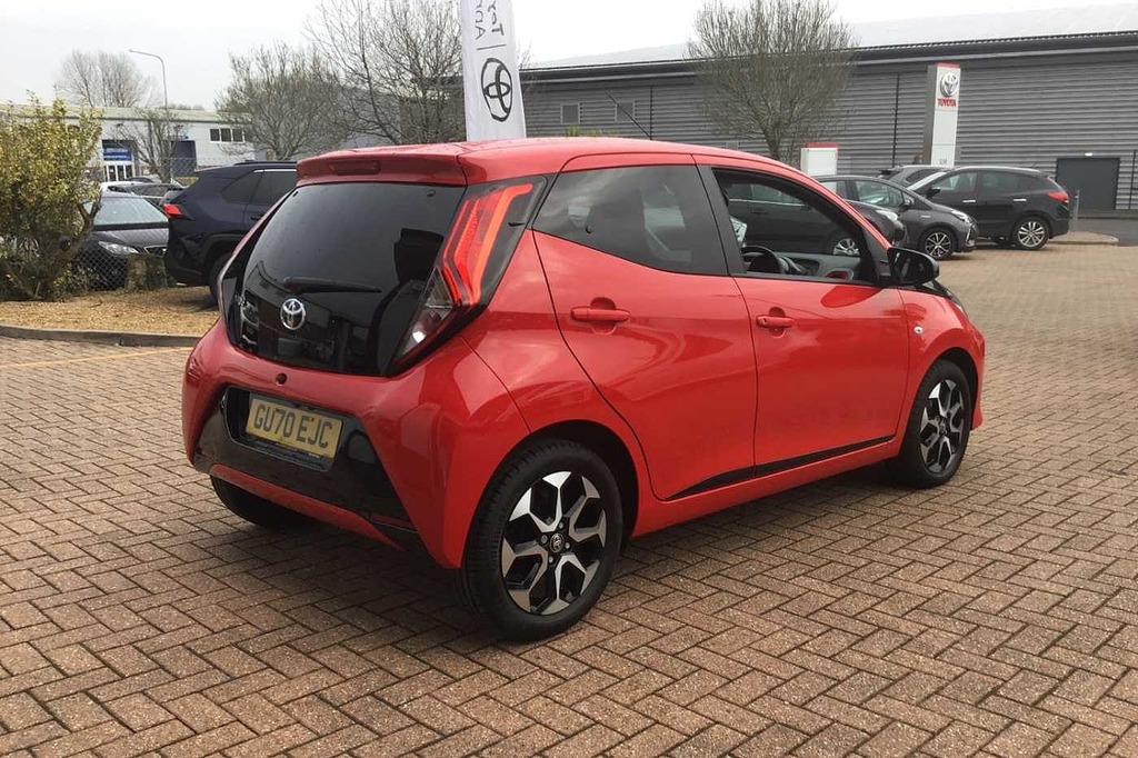Toyota Aygo 1.0 Vvt I X Trend Hatchback Red #2