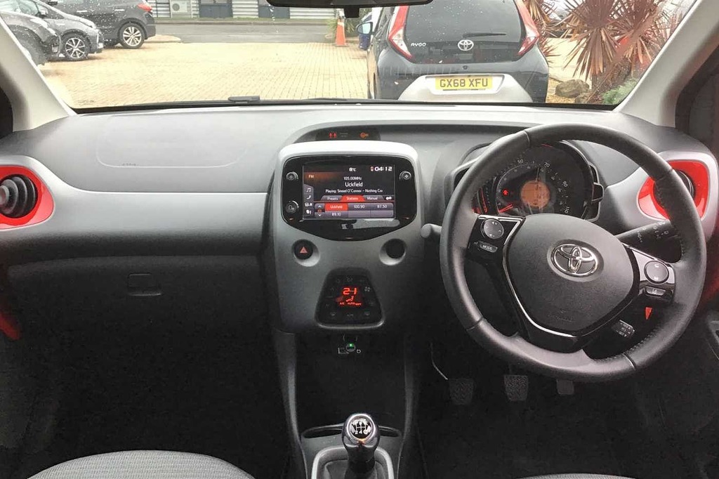 Toyota Aygo 1.0 Vvt I X Trend Hatchback Red #5