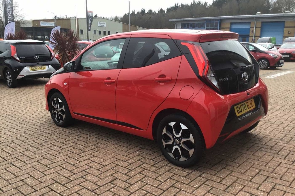 Toyota Aygo 1.0 Vvt I X Trend Hatchback Red #4