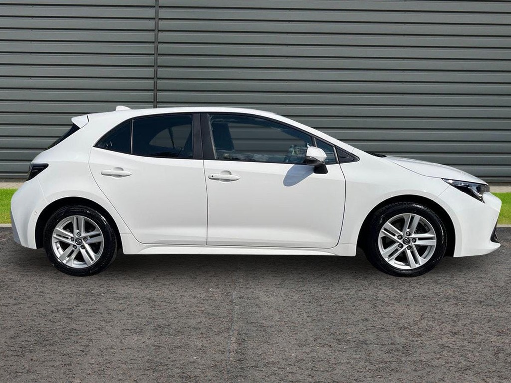 Toyota Corolla 1.2 Vvt I Icon Tech Hatchback White #2