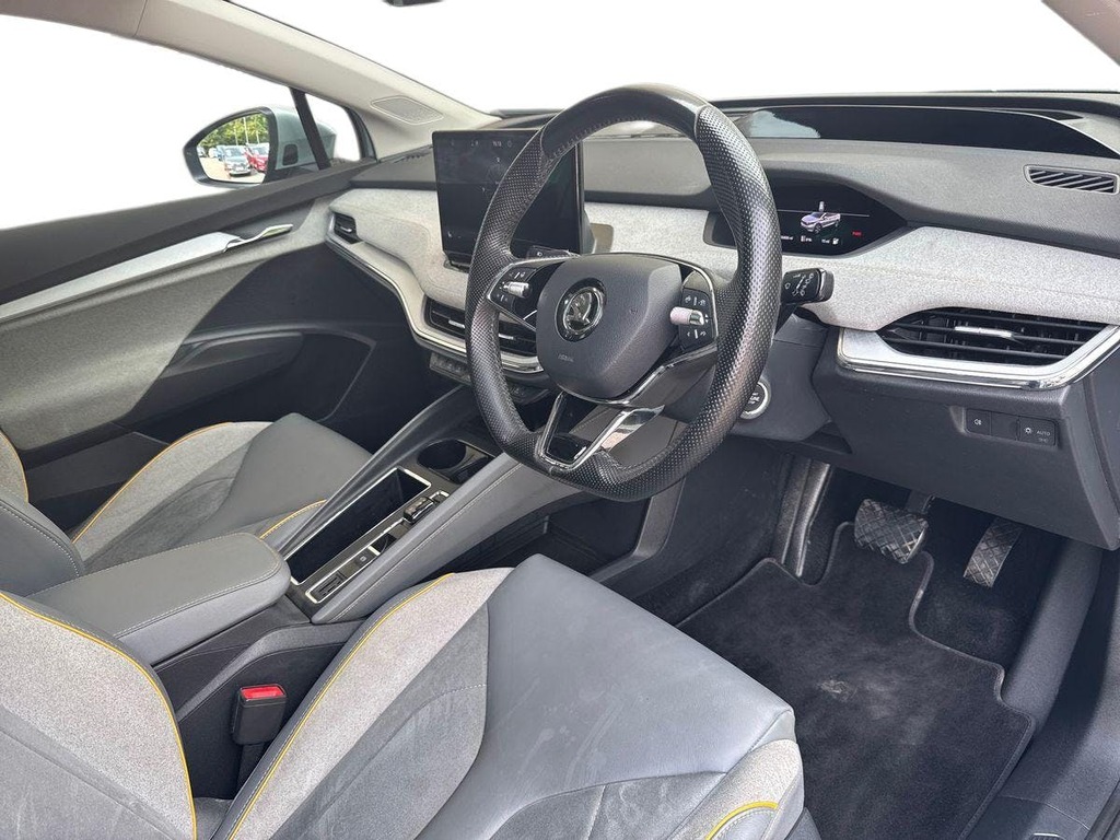 Skoda ENYAQ 60 Black #9