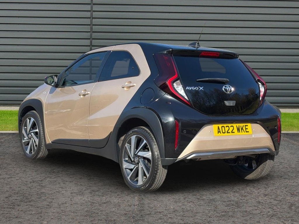 Toyota Aygo X 1.0 Vvt I Exclusive Hatchback Beige #5