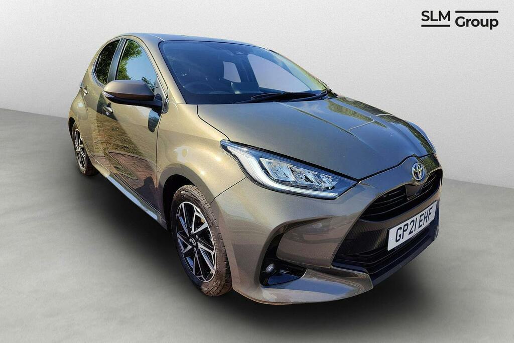 Toyota Yaris 1.5 Vvt-h Design Hatchback Hybrid E Cvt Brown