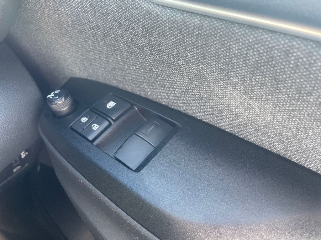 Toyota Yaris Hatchback Silver #15