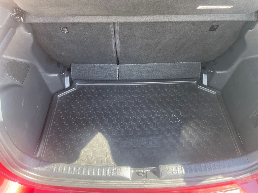 Toyota Yaris Hatchback Silver #22