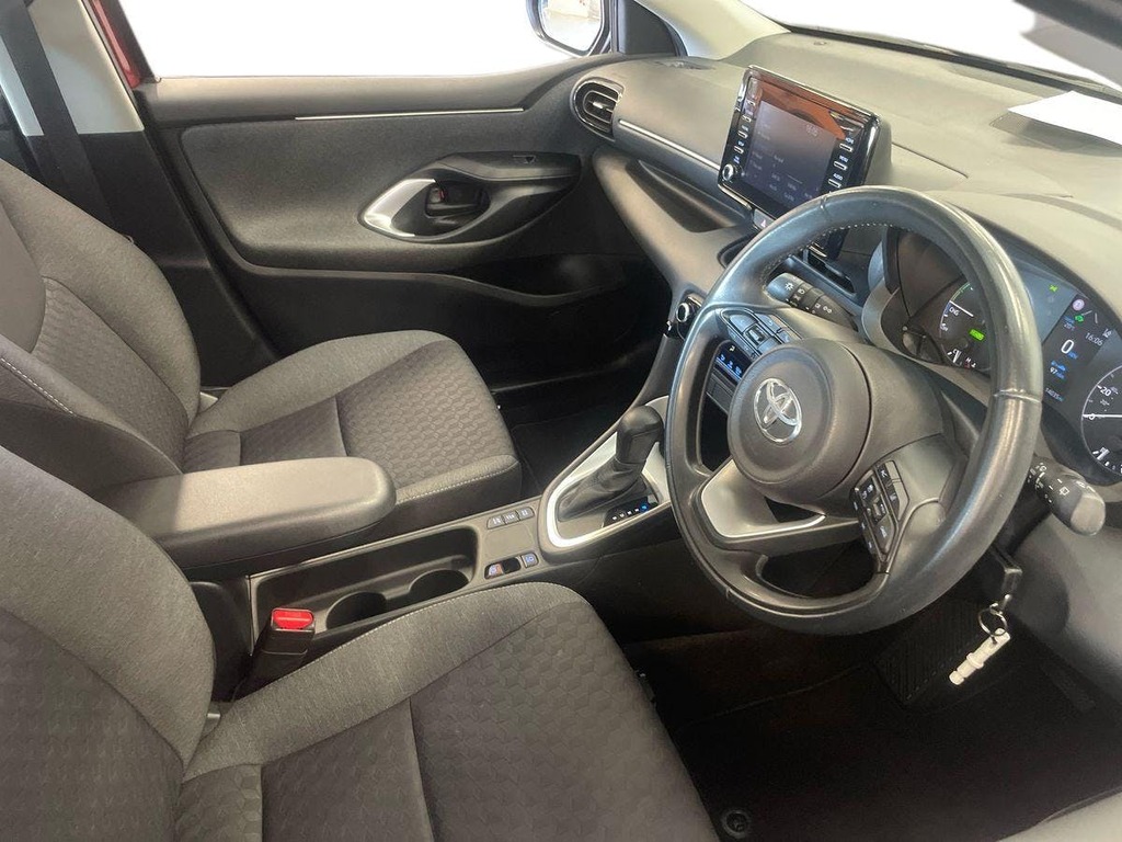 Toyota Yaris Hatchback Silver #9