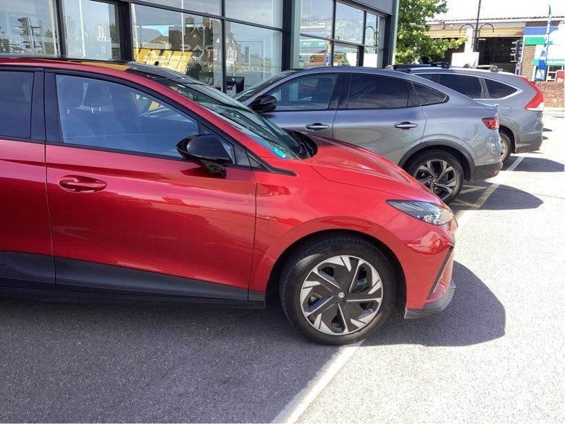 MG MG4 64Kwh Trophy Long Range Hatchback Aut Red #3
