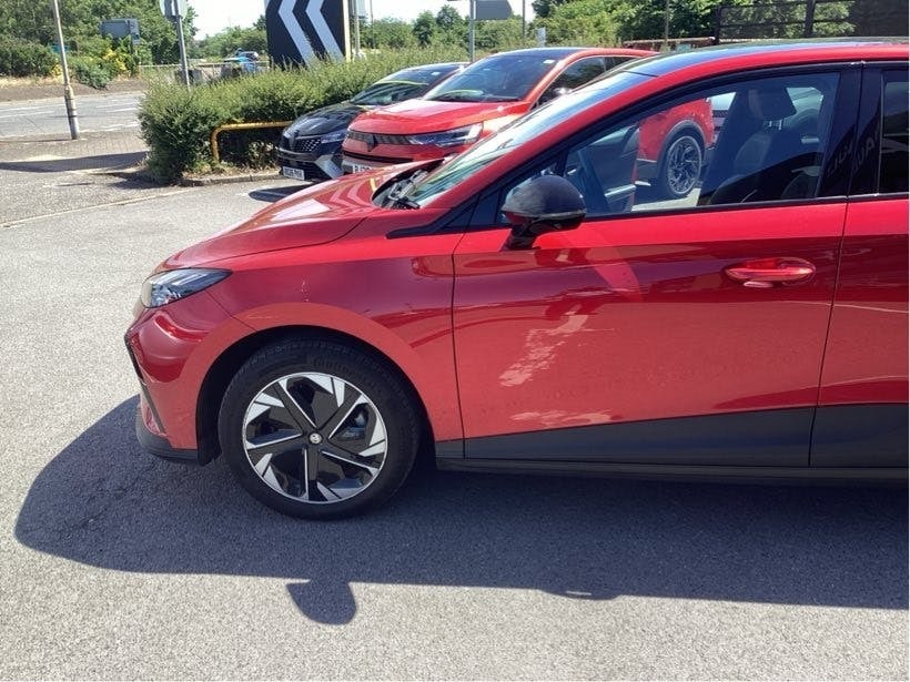 MG MG4 64Kwh Trophy Long Range Hatchback Aut Red #4