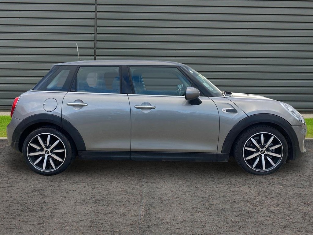 Mini Hatch 1.5 Cooper Hatchback Steptronic Silver #2