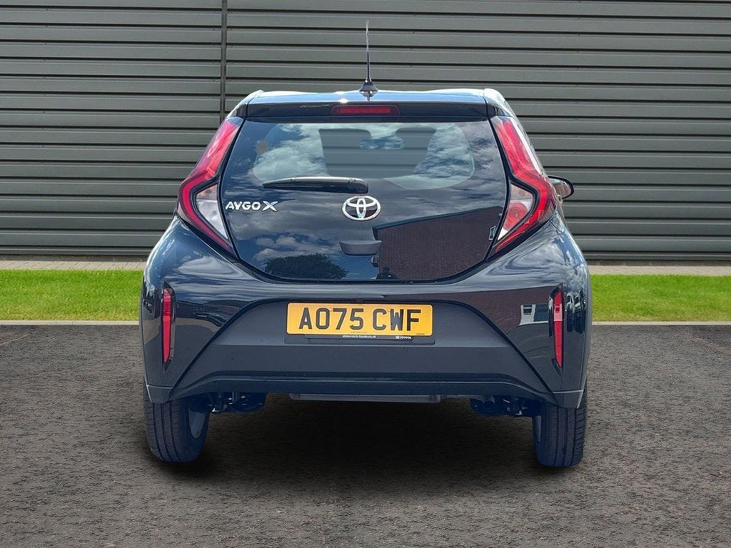 Toyota Aygo X 1.0 Vvt I Pure Hatchback Black #4