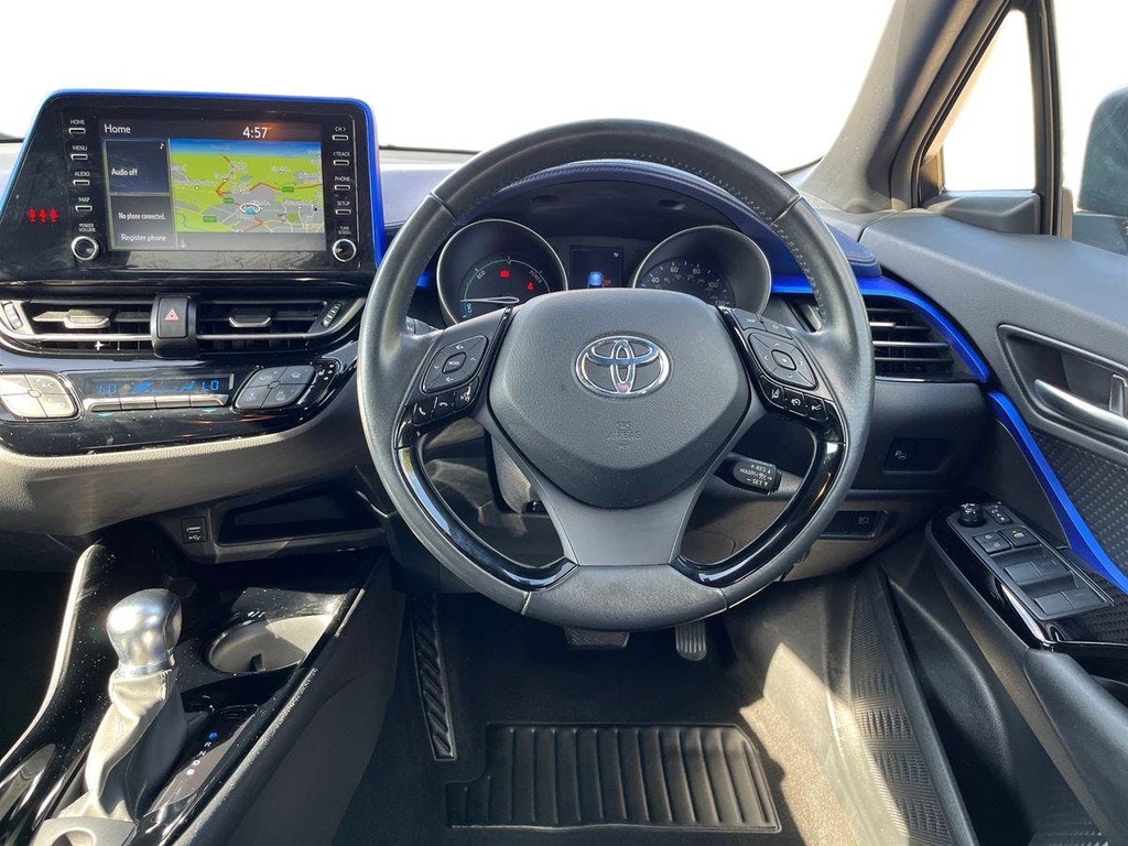 Toyota C-Hr Design White #10