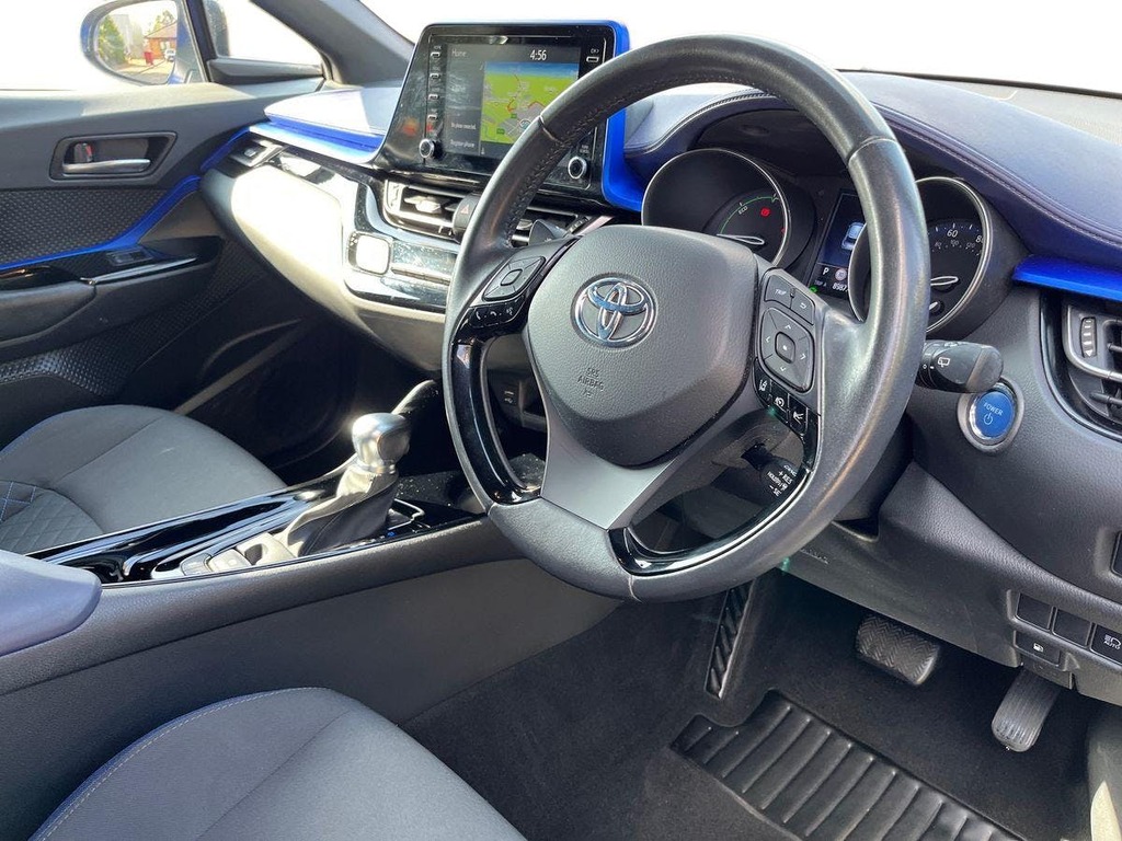 Toyota C-Hr Design White #9