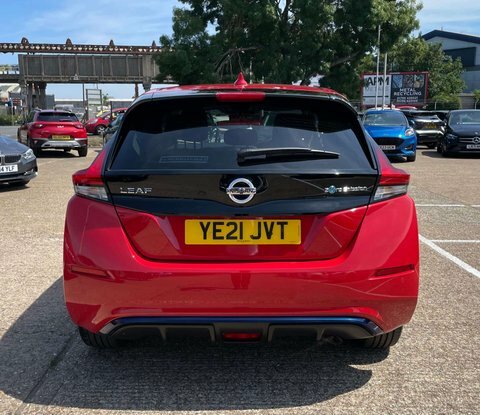 Nissan Leaf Hatchback YE21JVT Red #6