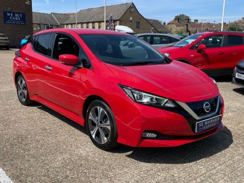 Nissan Leaf Hatchback YE21JVT Red #4