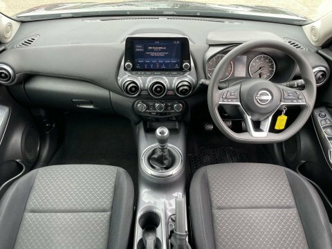 Nissan Juke Suv YE23HKW Black #2