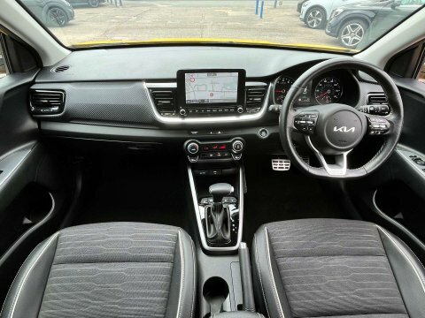 Kia Stonic Suv Yellow #2