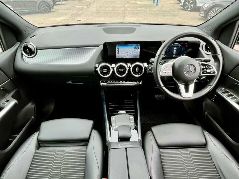Mercedes-Benz B Class Mpv Black #2