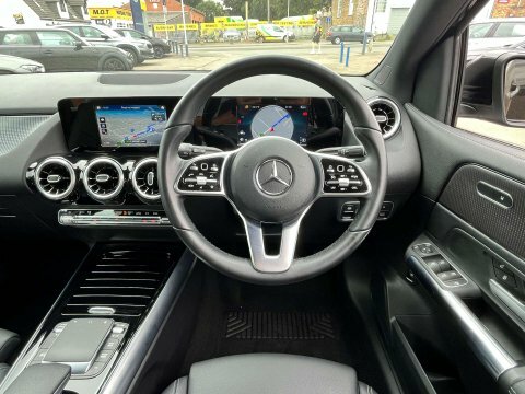 Mercedes-Benz B Class Hatchback Black #18