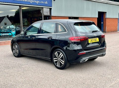 Mercedes-Benz B Class Hatchback Black #9