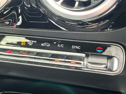 Mercedes-Benz B Class Hatchback Black #73