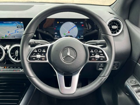 Mercedes-Benz B Class Hatchback Black #19