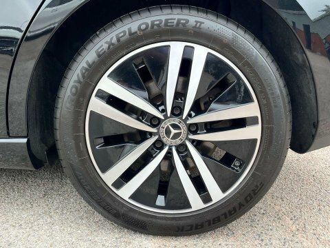 Mercedes-Benz B Class Hatchback Black #13