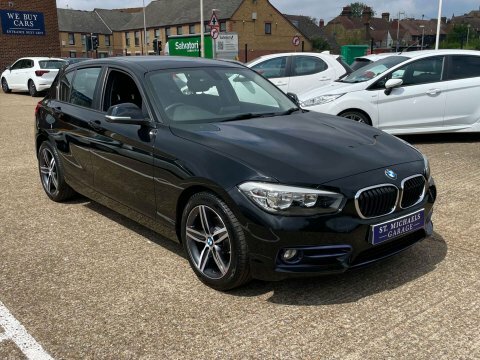 BMW 1 Series Hatchback MT67ZZL Black #4