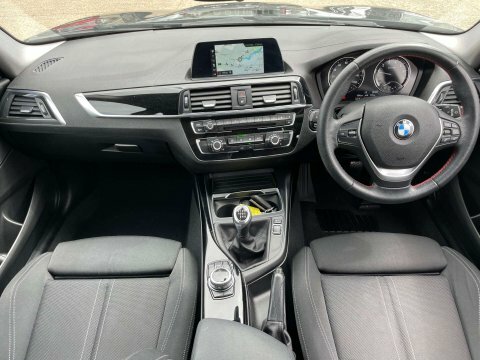 BMW 1 Series Hatchback MT67ZZL Black #2