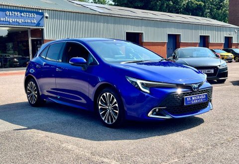 Toyota Corolla Hatchback Blue #4