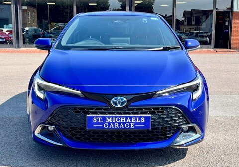 Toyota Corolla Hatchback Blue #5