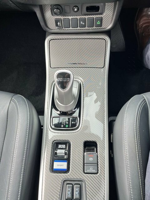 Mitsubishi Outlander 2.0 Exceed Cvt Brown #57