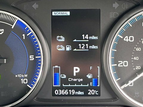 Mitsubishi Outlander 2.0 Exceed Cvt Brown #23