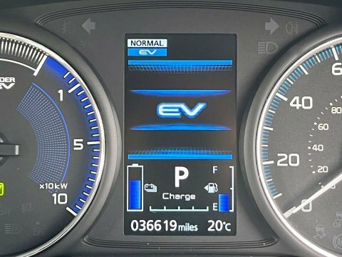 Mitsubishi Outlander 2.0 Exceed Cvt Brown #28
