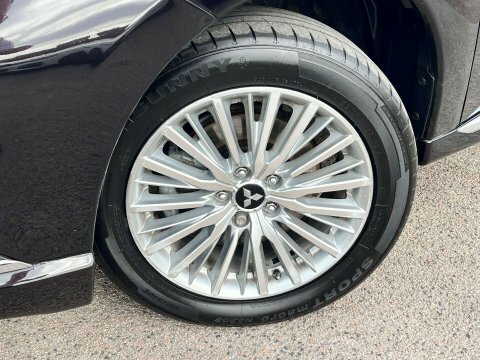 Mitsubishi Outlander Suv Black #3