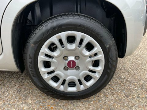 Fiat Panda 1.2 Lounge Red #15