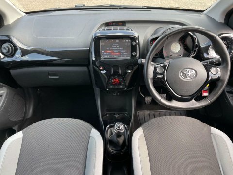 Toyota Aygo Hatchback Black #2