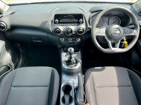 Nissan Juke Suv YC23XXG White #2